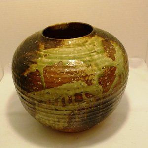 SHIGARAKI (a Japanese Ancient Pottery kiln) Lovely 11 Inch / 7 Lbs Vase ca 1980s